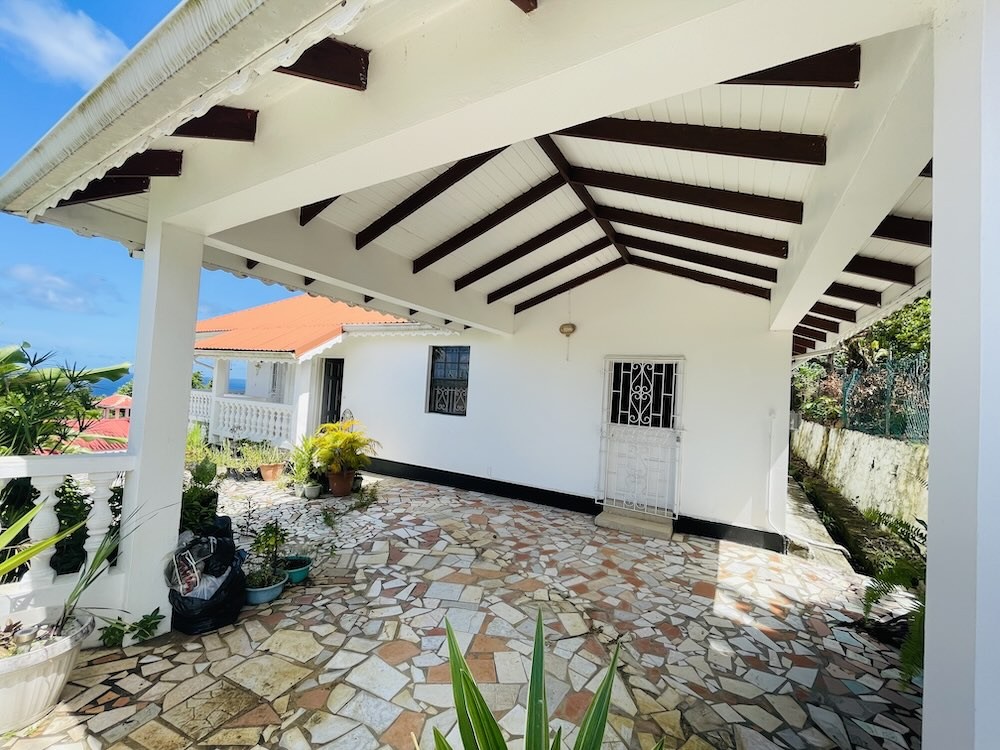 House for sale in St Lucia with sea view and garden close to Castries 