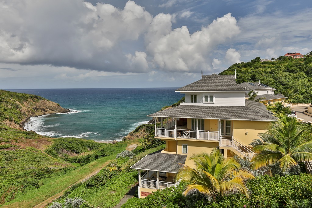 Saint Lucia real estate for sale: Allamanda condo overlooking the sea and rugged coast 